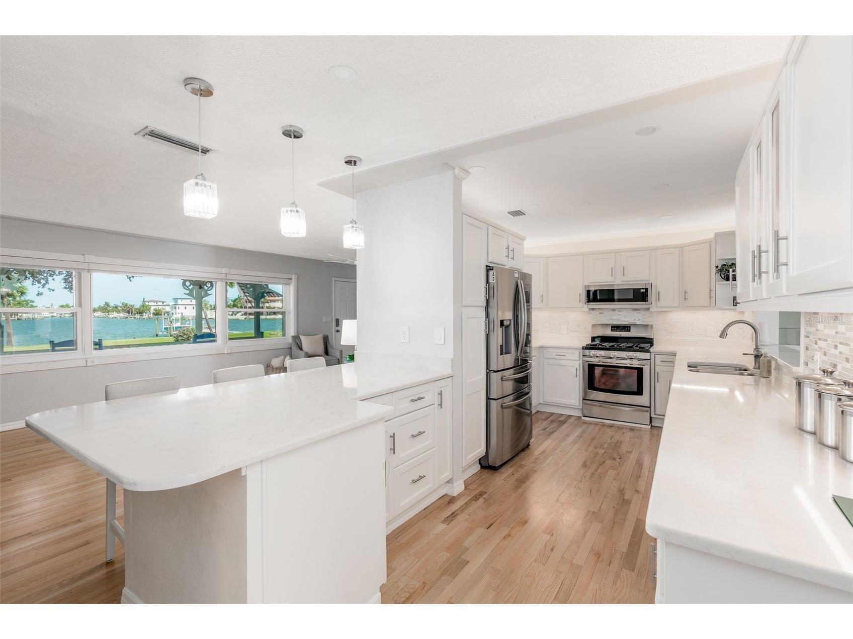 110 Sunset Drive S Saint Petersburg FL 33707 TB8519370 image14