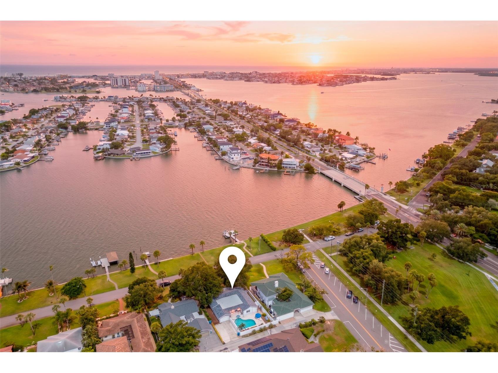 110 Sunset Drive S Saint Petersburg FL 33707 TB8519370 image5