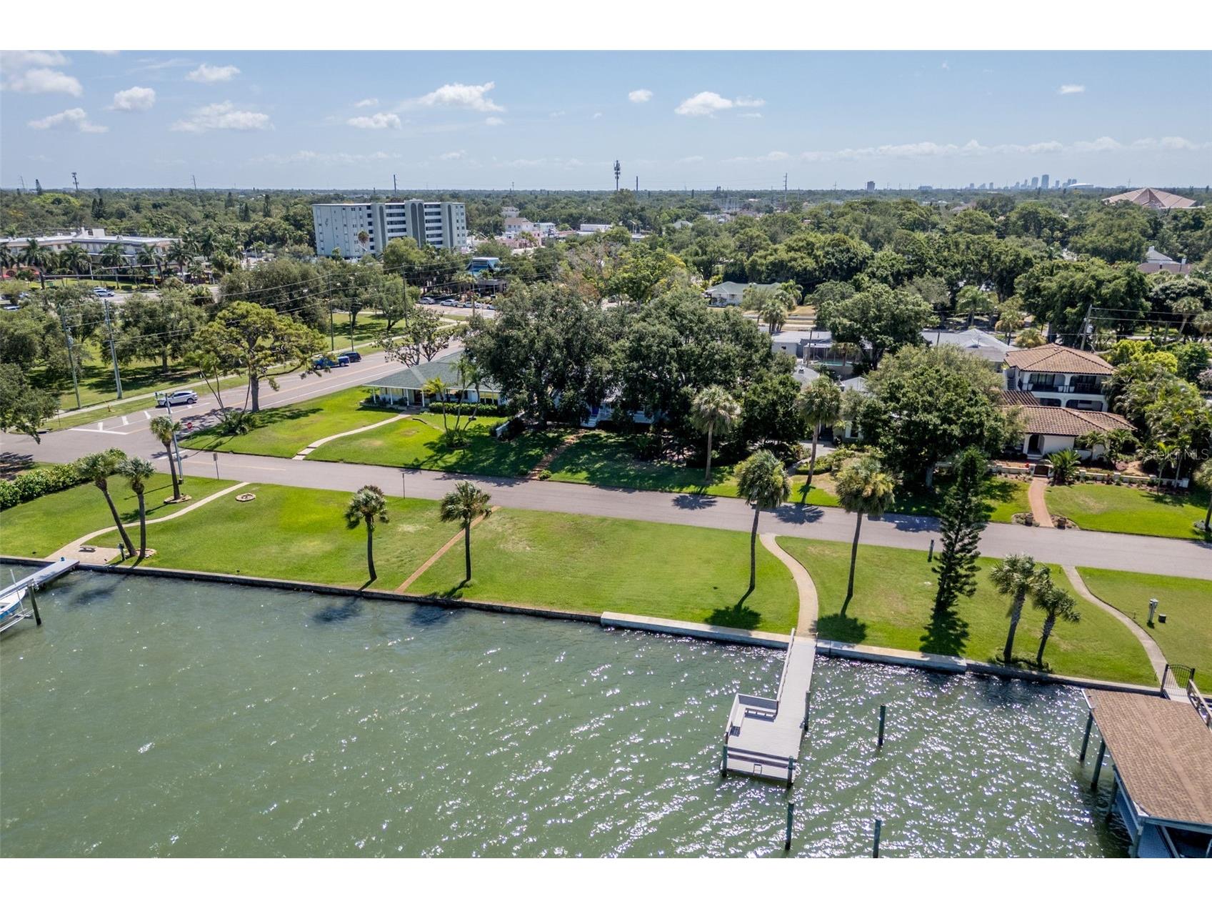 110 Sunset Drive S Saint Petersburg FL 33707 TB8519370 image9
