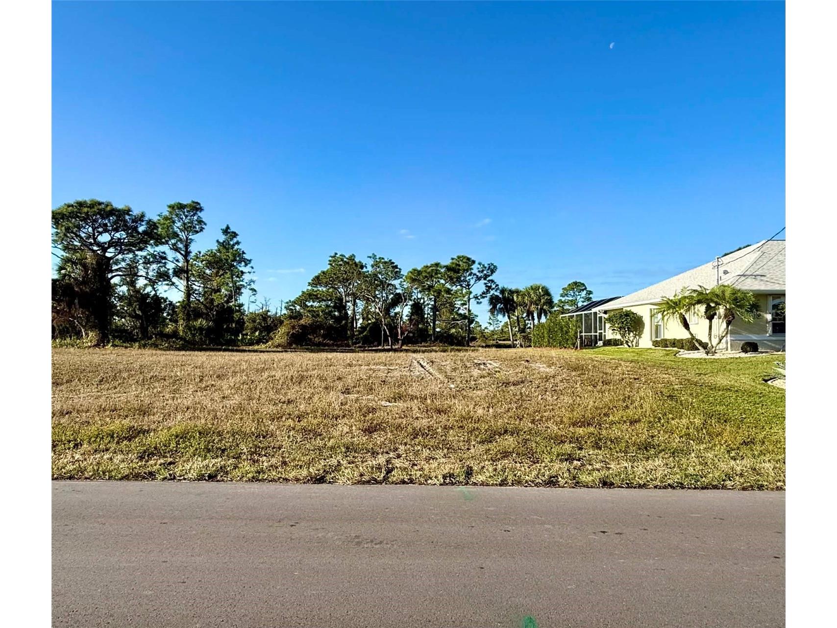 110 Tournament Road Rotonda West FL 33947 D6145445 image1