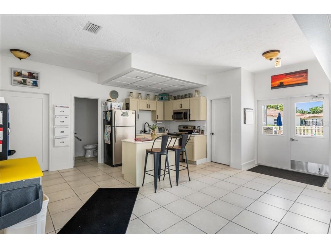 110 Vista Hermosa Circle #106B Sarasota FL 34242 A4674054 image20