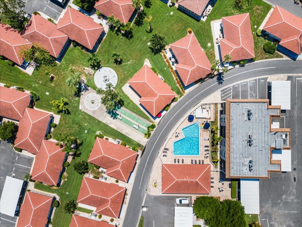 110 Vista Hermosa Circle #106B Sarasota FL 34242 A4674054 image24