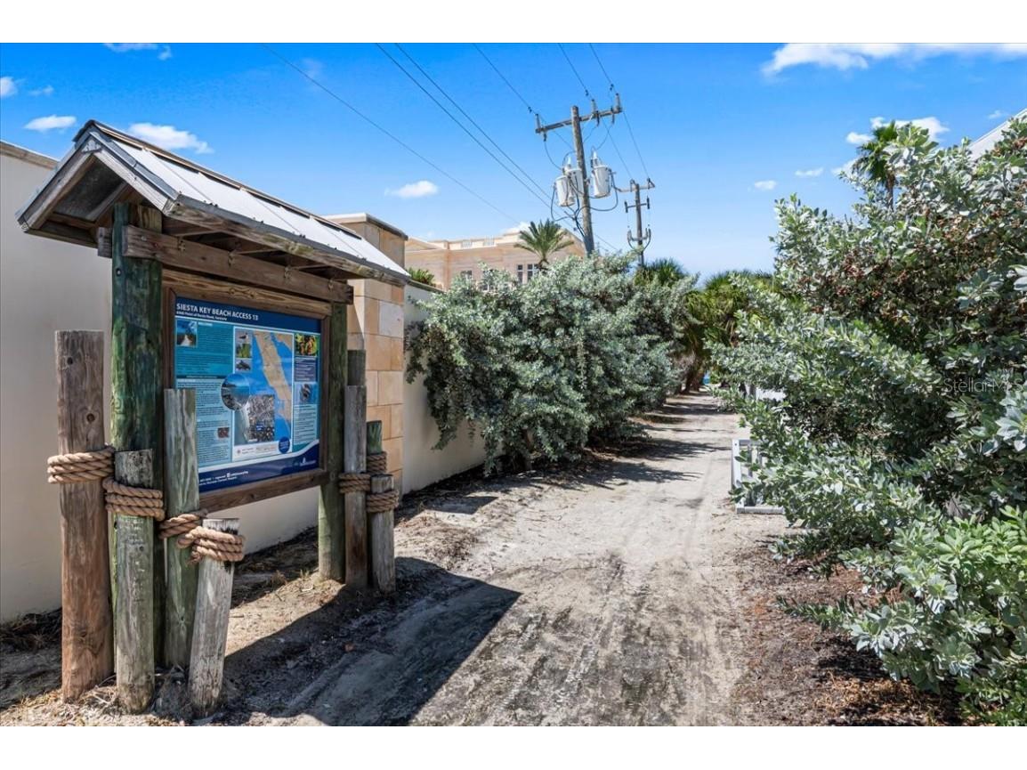 110 Vista Hermosa Circle #106B Sarasota FL 34242 A4674054 image36