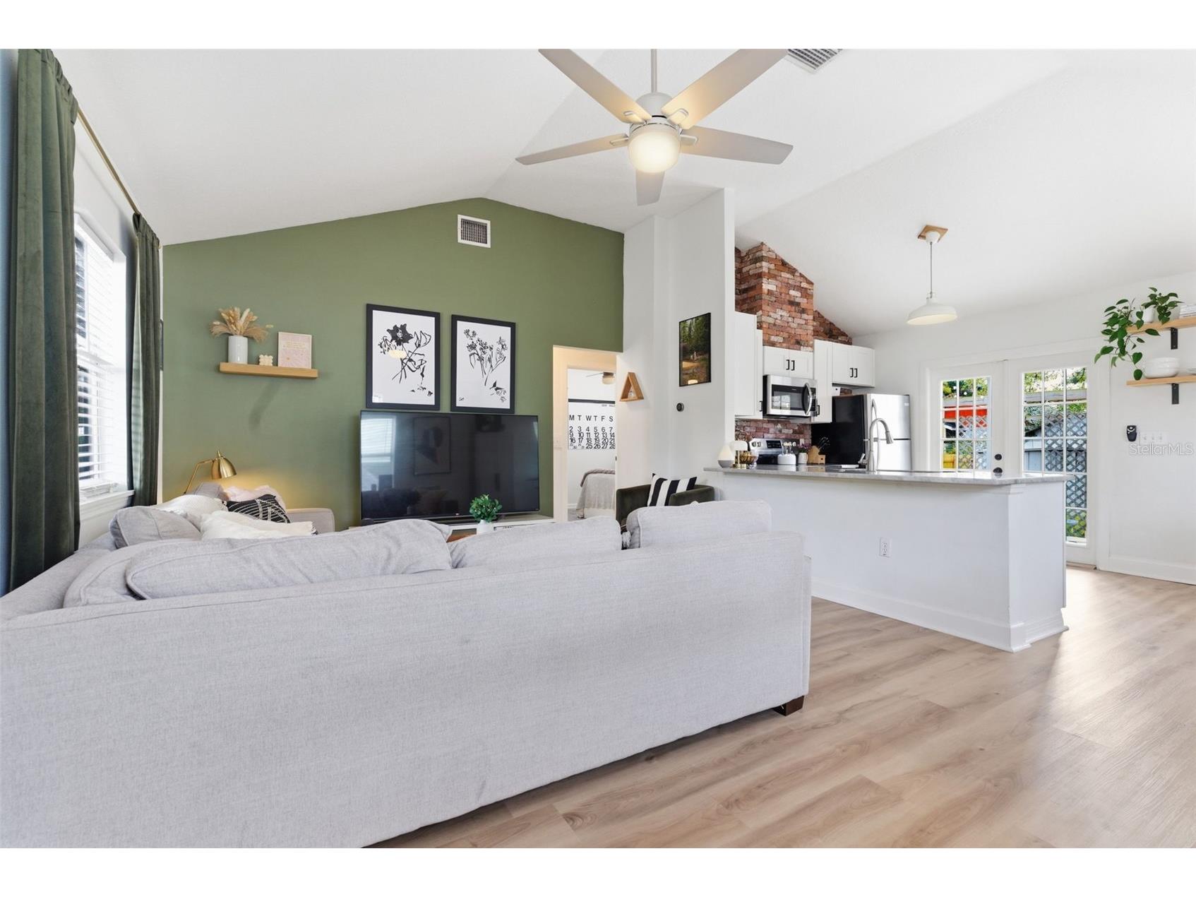110 W Cayuga Street Tampa FL 33603 TB8483199 image6