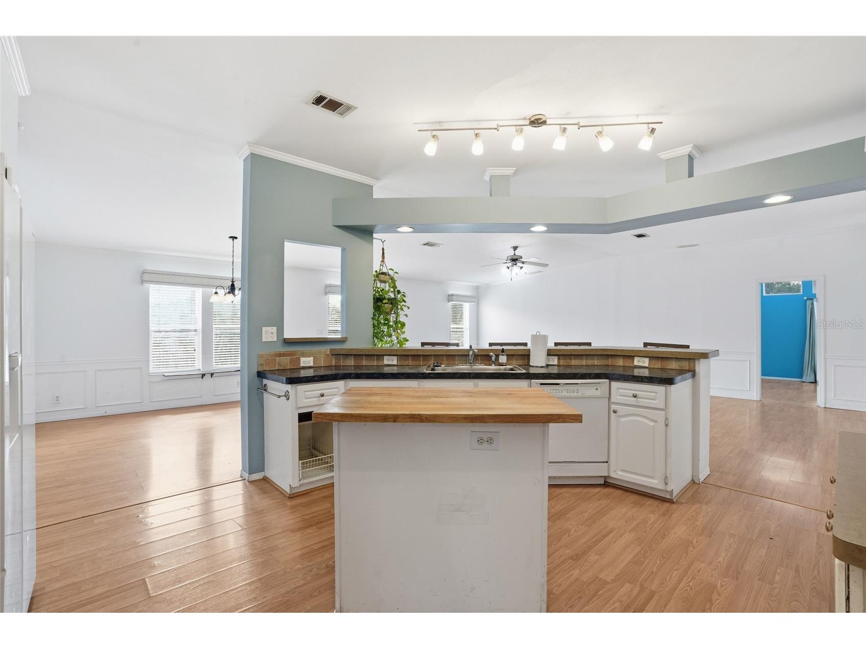 110 W Marland Court Nokomis FL 34275 C7526094 image17