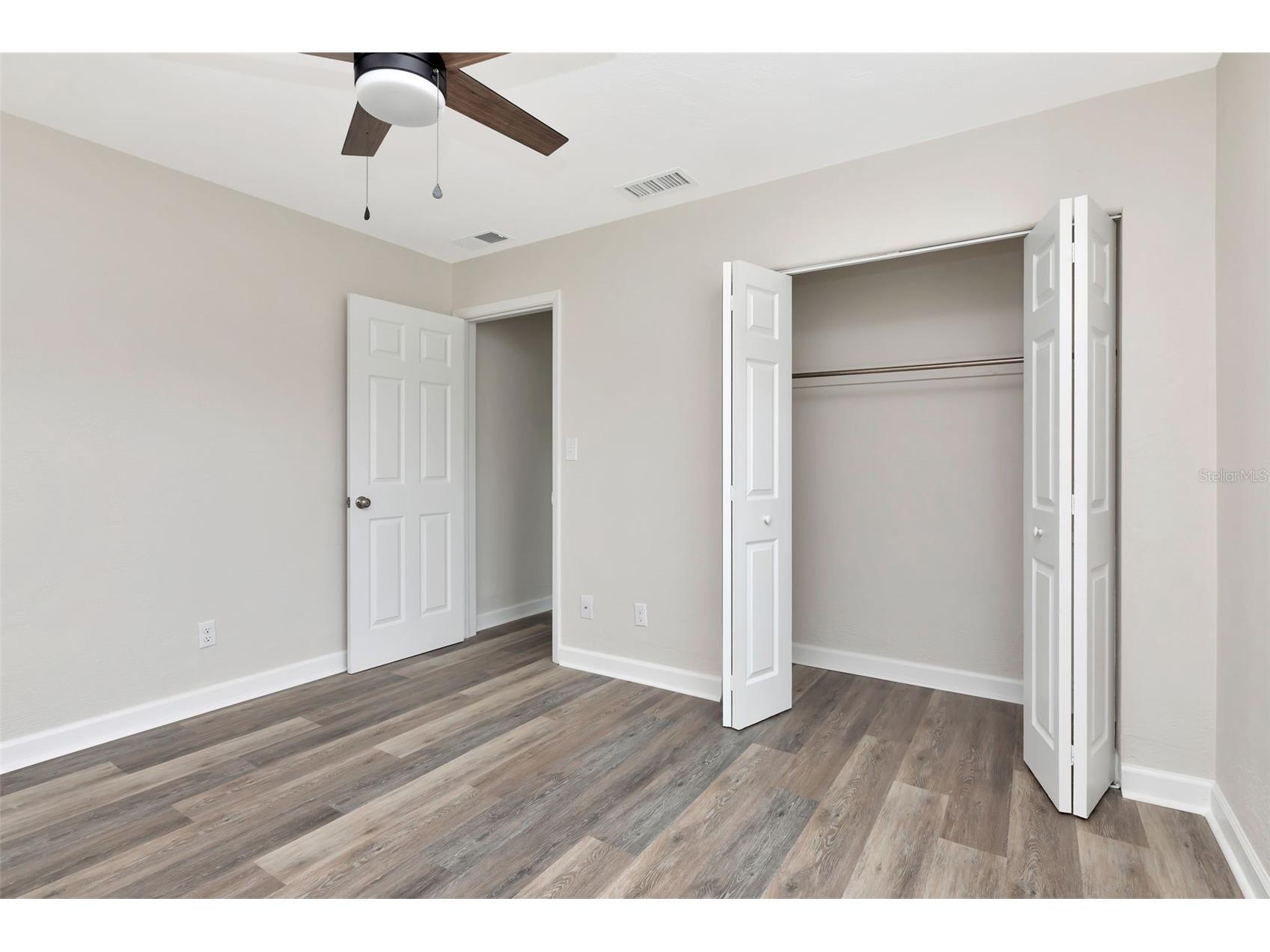 1100 58th Avenue S Saint Petersburg FL 33705 TB8516828 image15