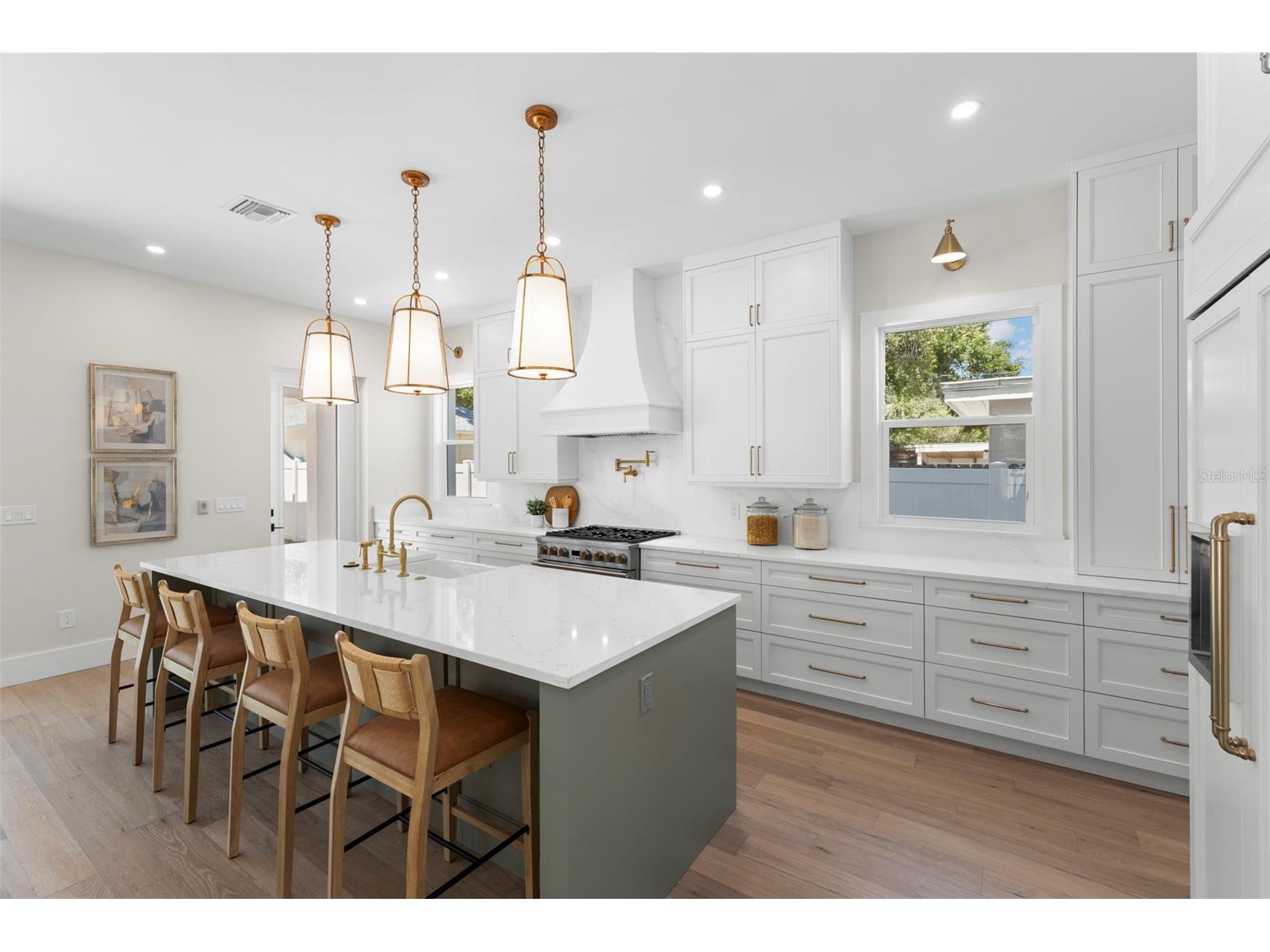 1100 8th Street N Saint Petersburg FL 33701 TB8499109 image14