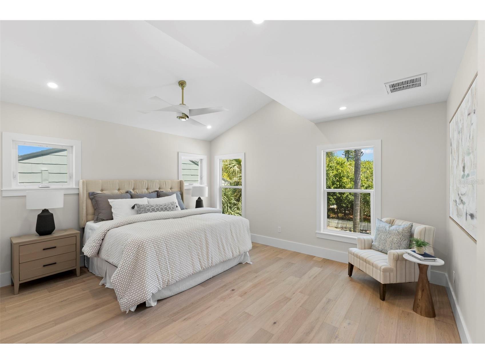 1100 8th Street N Saint Petersburg FL 33701 TB8499109 image28