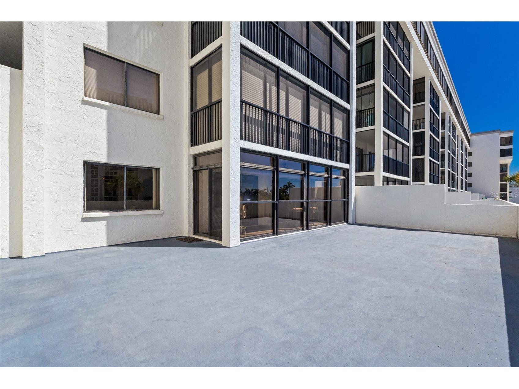 1100 Benjamin Franklin Drive #305 Sarasota FL 34236 A4695506 image24