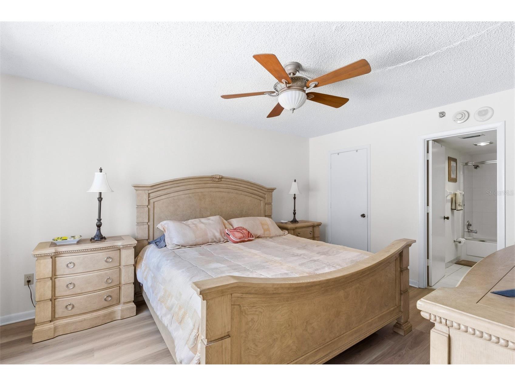 1100 Benjamin Franklin Drive #305 Sarasota FL 34236 A4695506 image46
