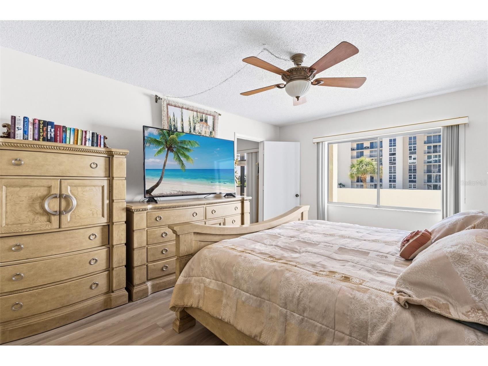 1100 Benjamin Franklin Drive #305 Sarasota FL 34236 A4695506 image50