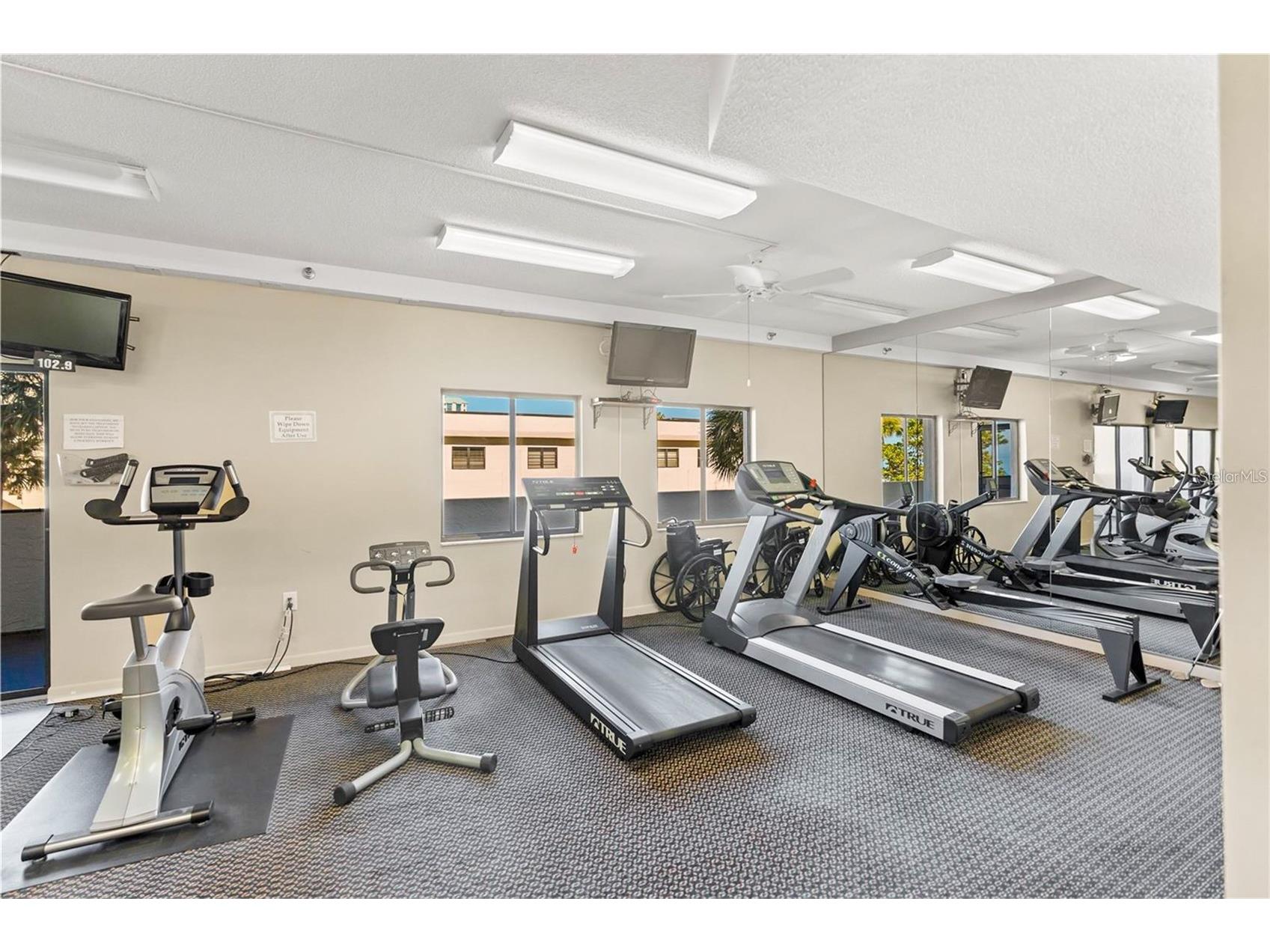 1100 Benjamin Franklin Drive #305 Sarasota FL 34236 A4695506 image65