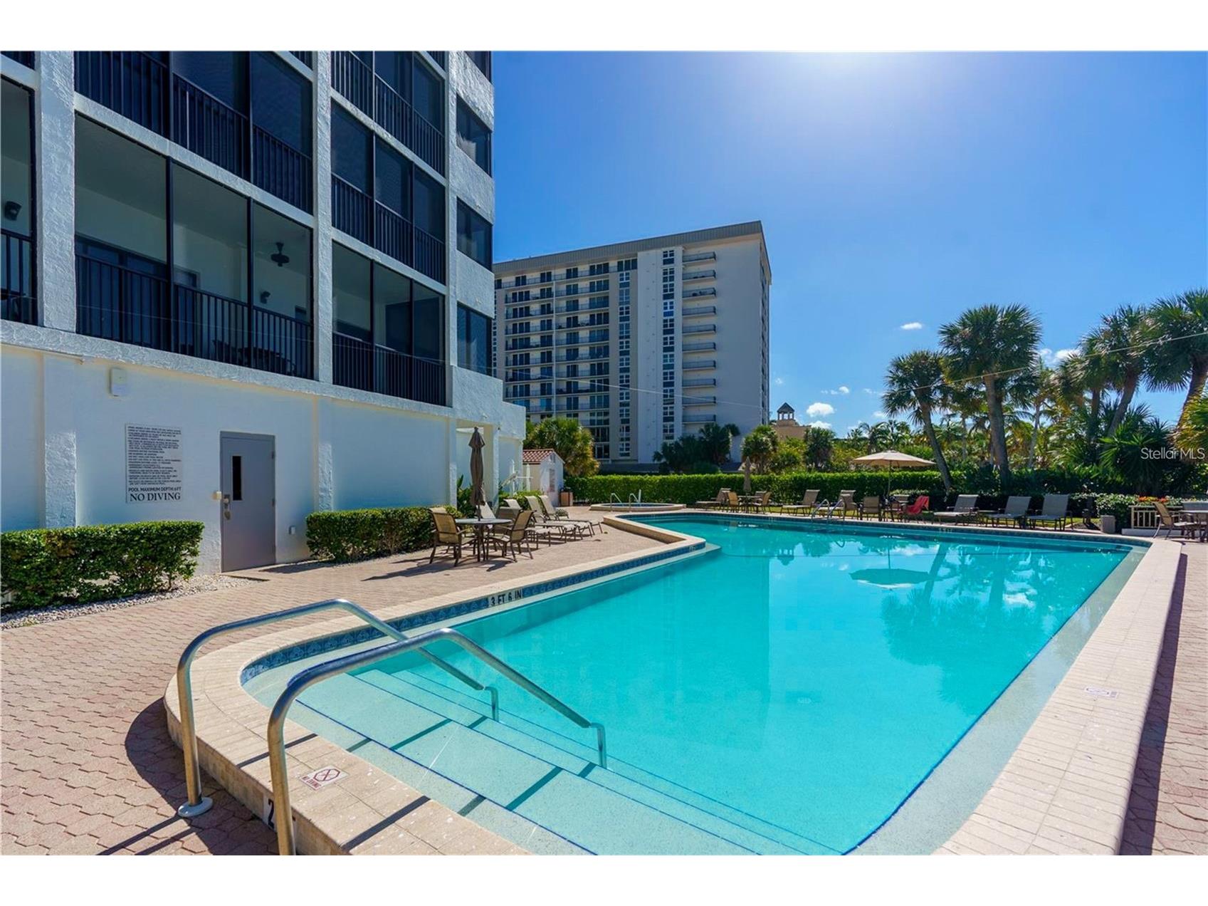 1100 Benjamin Franklin Drive #305 Sarasota FL 34236 A4695506 image71