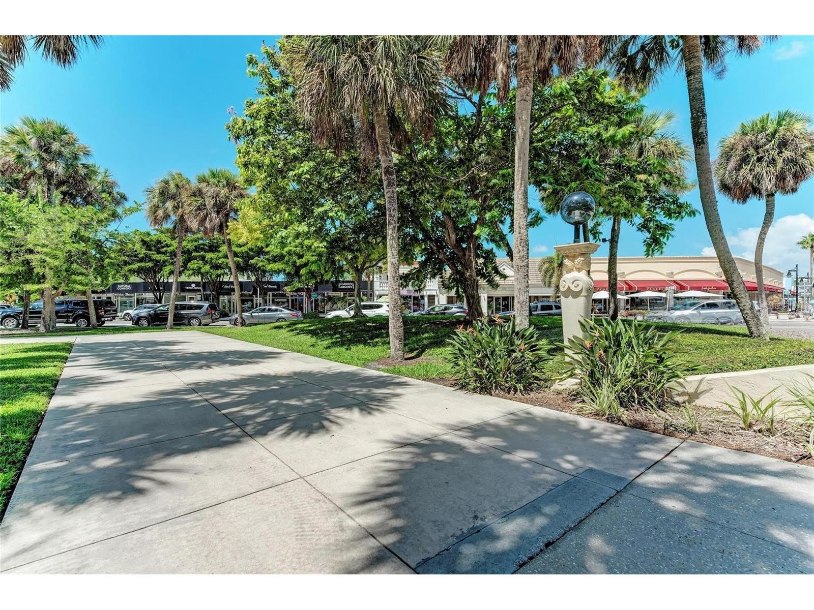 1100 Benjamin Franklin Drive #305 Sarasota FL 34236 A4695506 image85