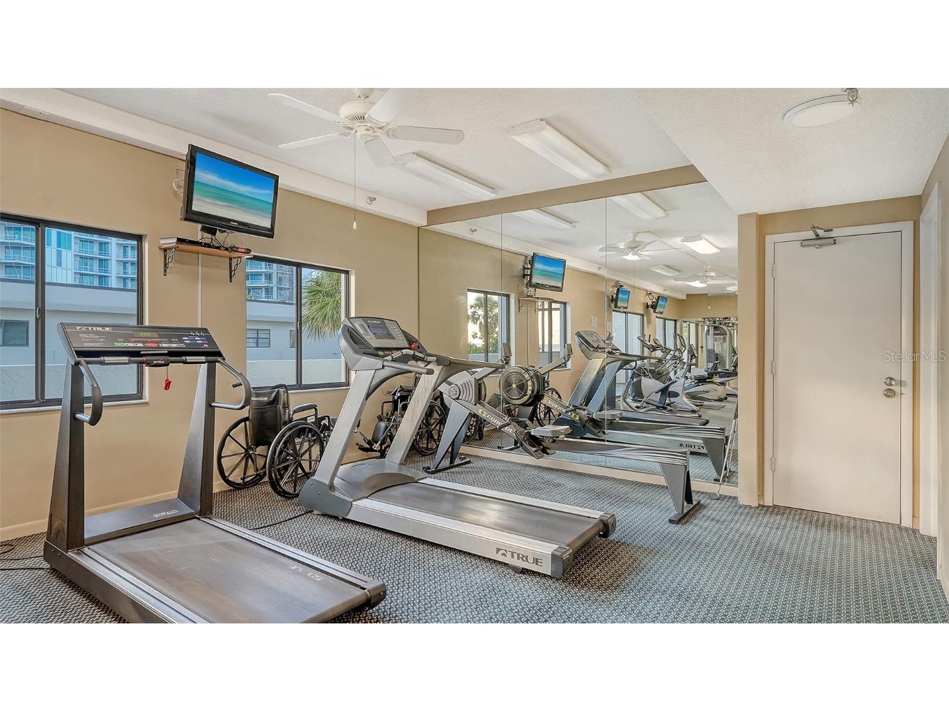 1100 Benjamin Franklin Drive #604 Sarasota FL 34236 - GULF OF MEXICO A4666274 image60