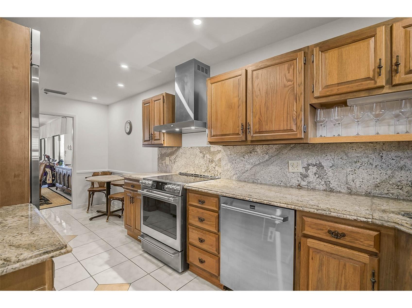 1100 Benjamin Franklin Drive #802 Sarasota FL 34236 A4653904 image10