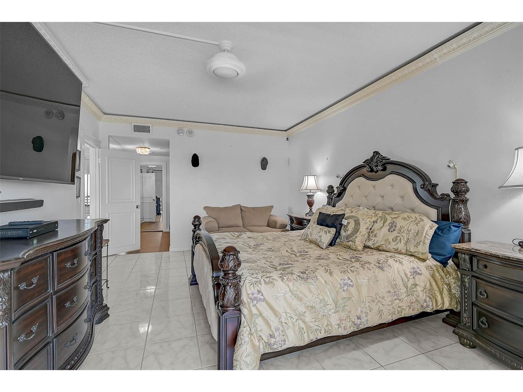 1100 Benjamin Franklin Drive #802 Sarasota FL 34236 A4653904 image19