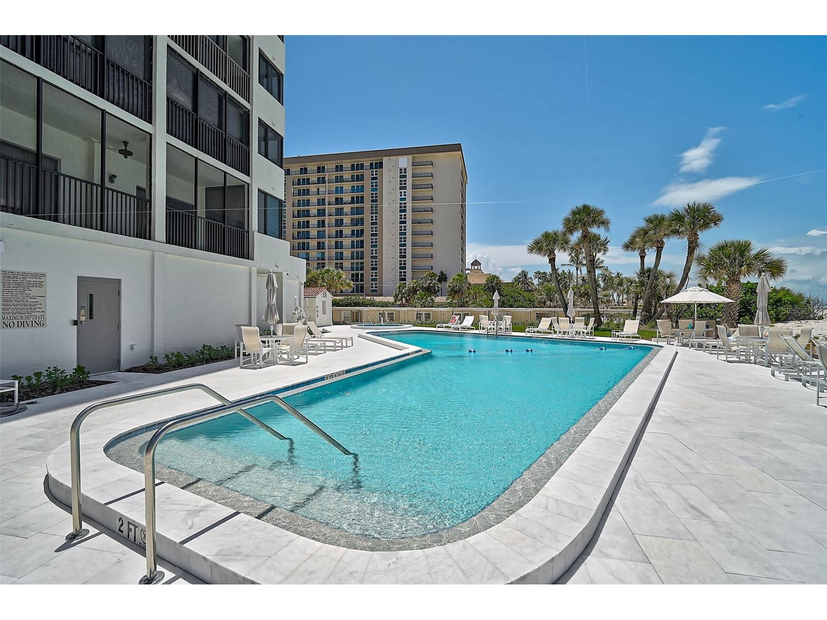 1100 Benjamin Franklin Drive #802 Sarasota FL 34236 A4653904 image35