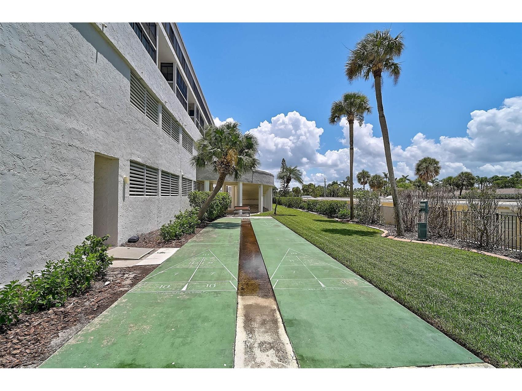 1100 Benjamin Franklin Drive #802 Sarasota FL 34236 A4653904 image39