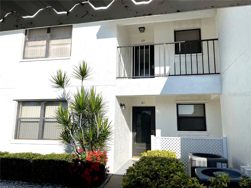 1100 Capri Isles Boulevard #221 Venice FL 34292 N6127089 image1