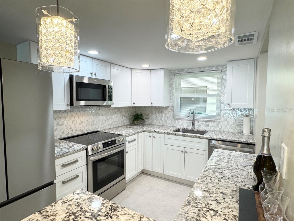 1100 E Bay Drive #3 Largo FL 33770 A4673440 image5