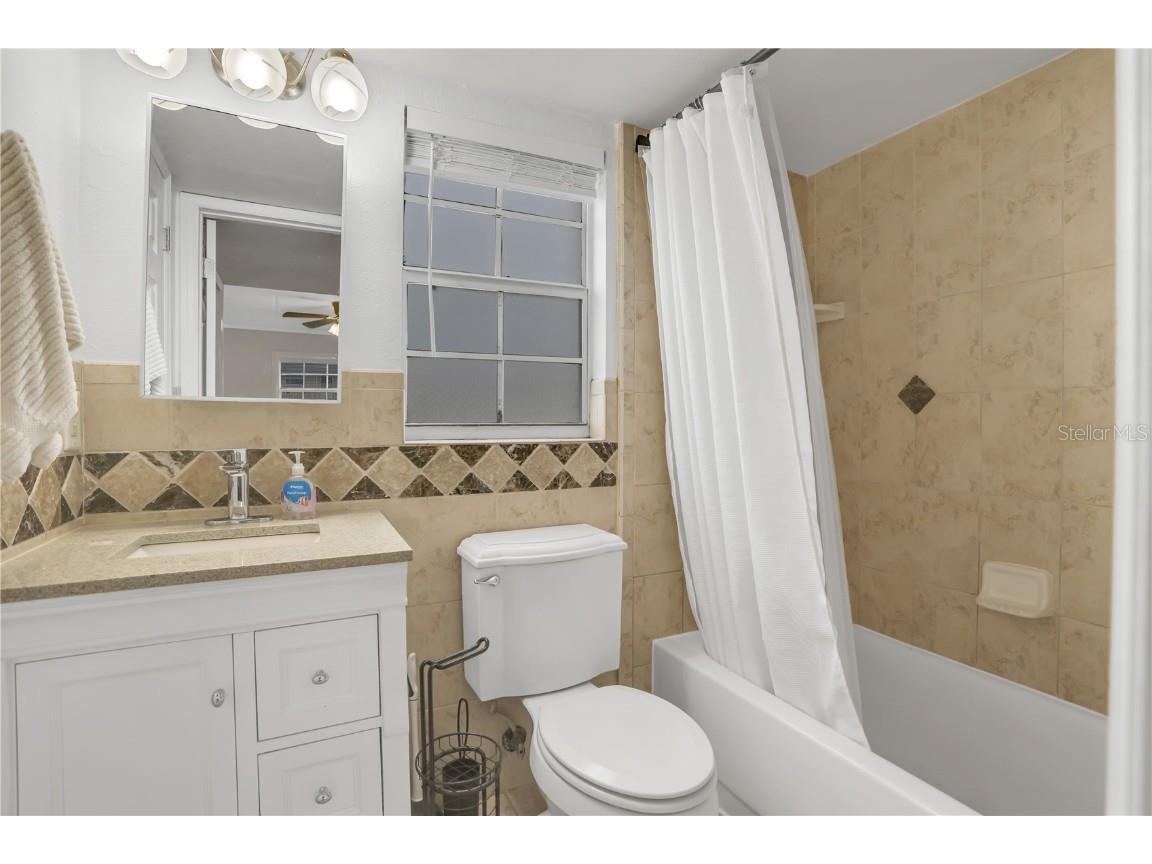 1100 E Caroline Street #103 Tavares FL 32778 G5072884 image1