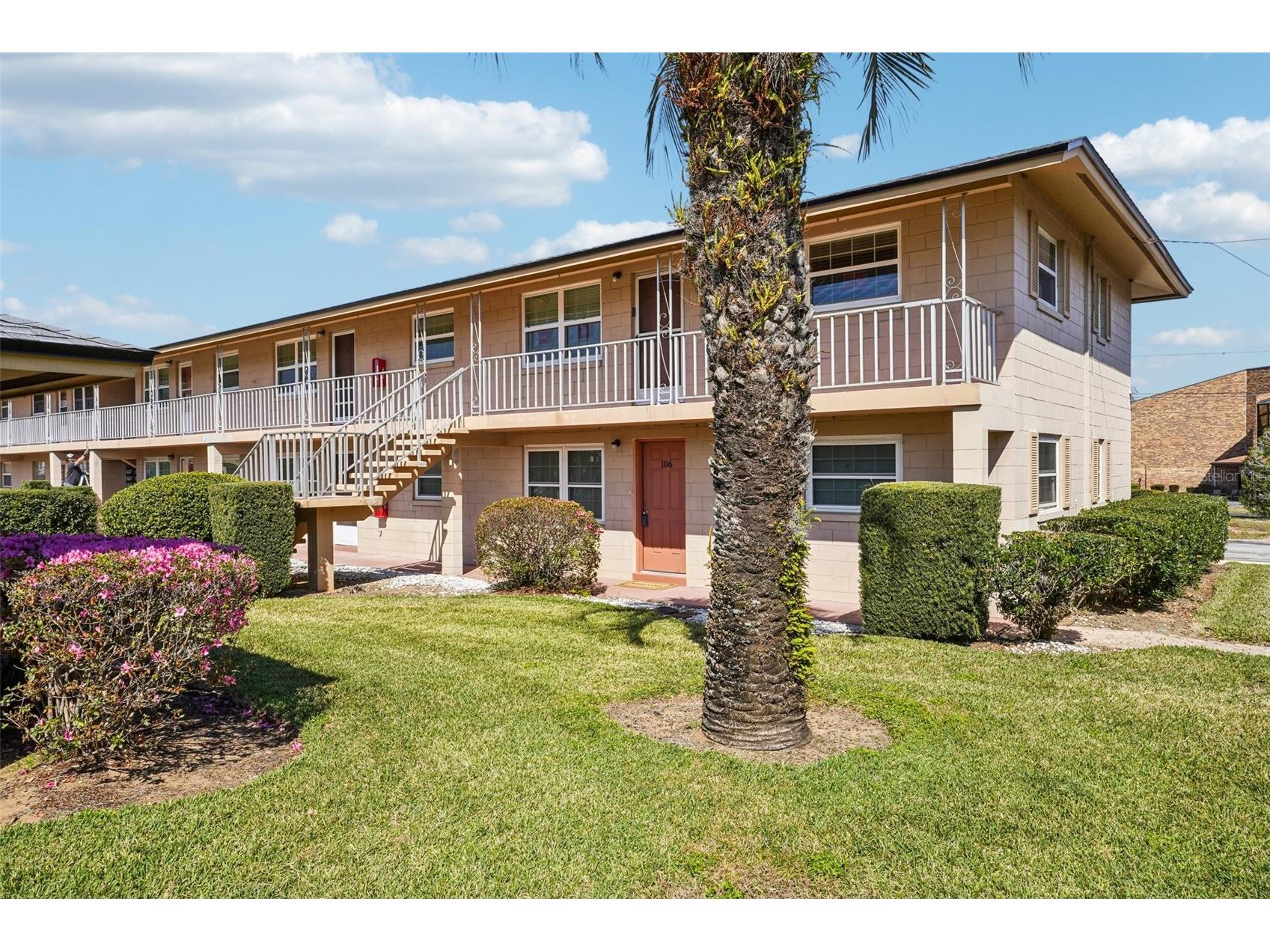 1100 E Caroline Street #106 Tavares FL 32778 G5108768 image1