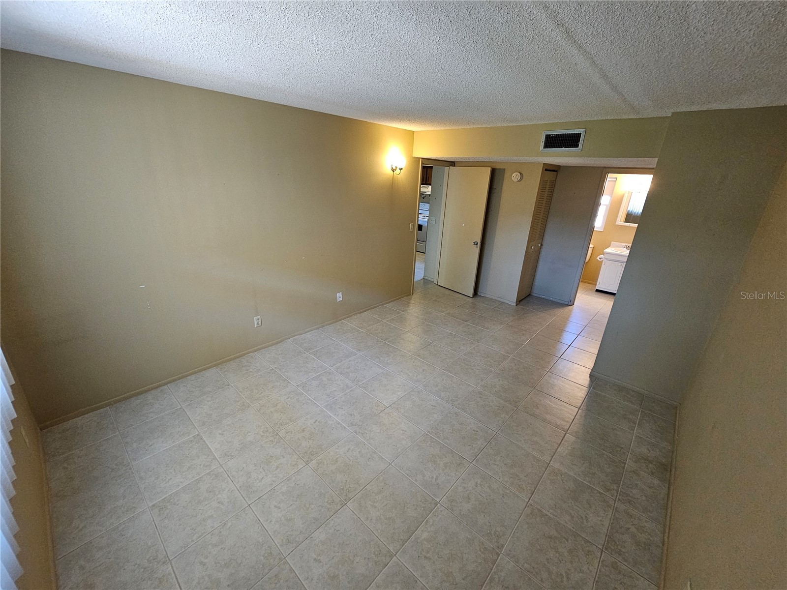 1100 E Caroline Street #123 Tavares FL 32778 OM724777 image10