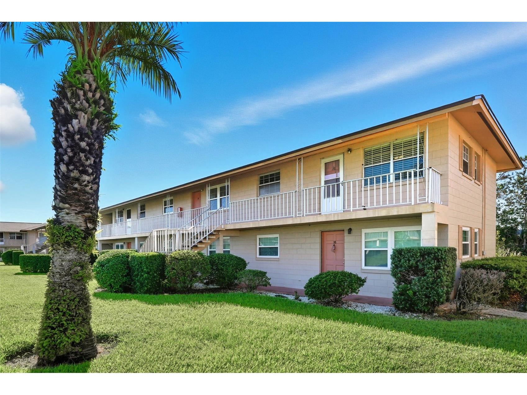 1100 E Caroline Street #218 Tavares FL 32778 O6347384 image1