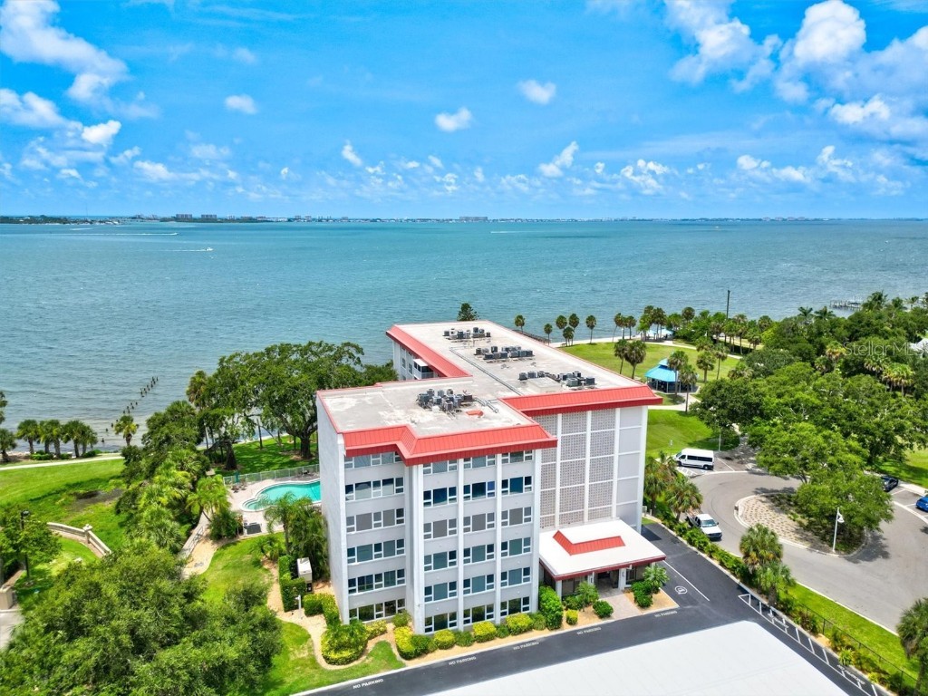 1100 Imperial Drive #103 Sarasota FL 34236 - SARASOTA BAY A4575178 image1