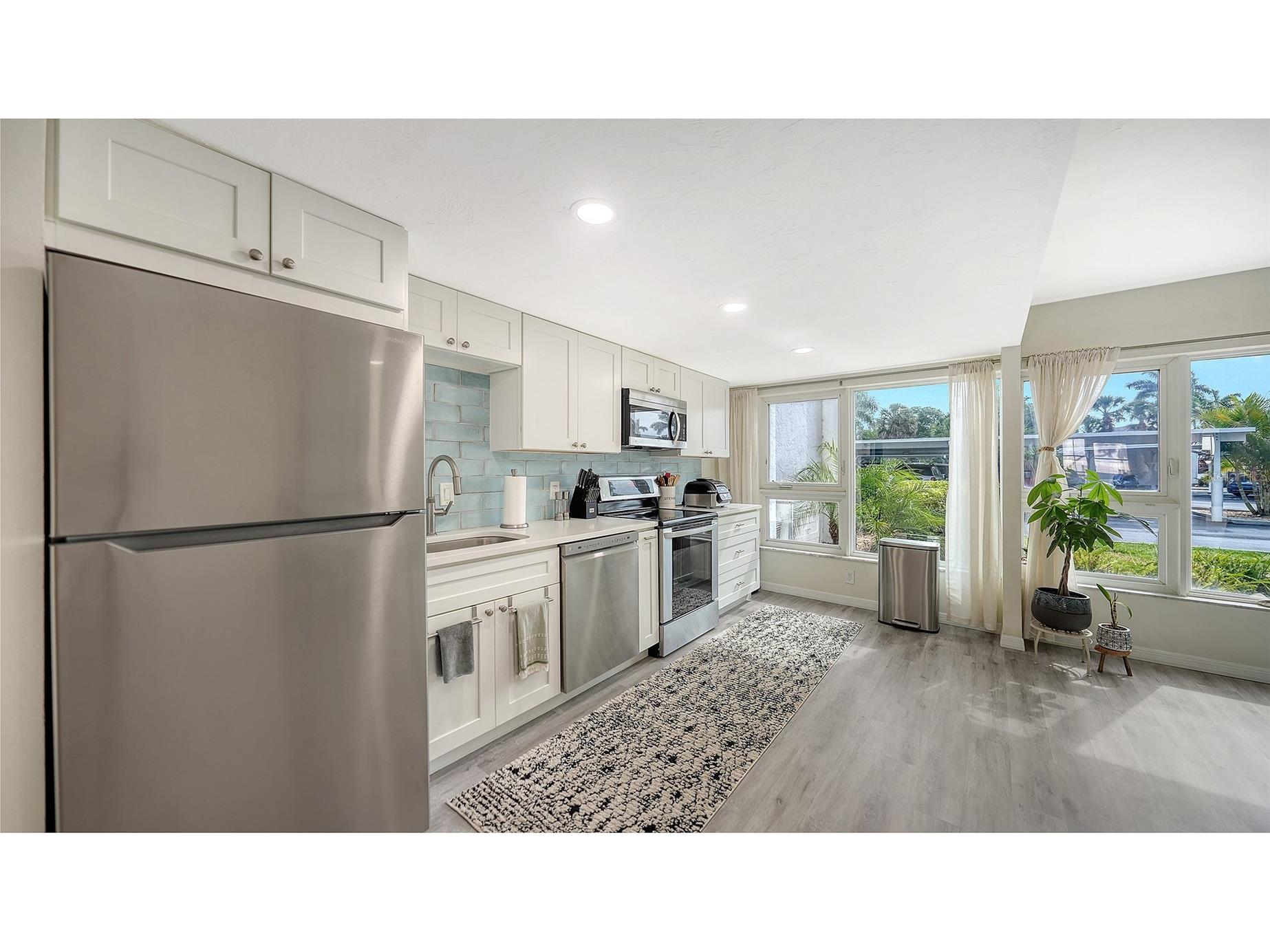 1100 Imperial Drive #108 Sarasota FL 34236 - SARASOTA BAY A4692243 image4