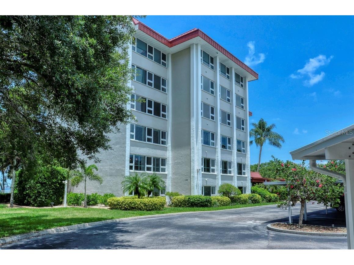 1100 Imperial Drive #403 Sarasota FL 34236 - SARASOTA BAY A4652701 image3