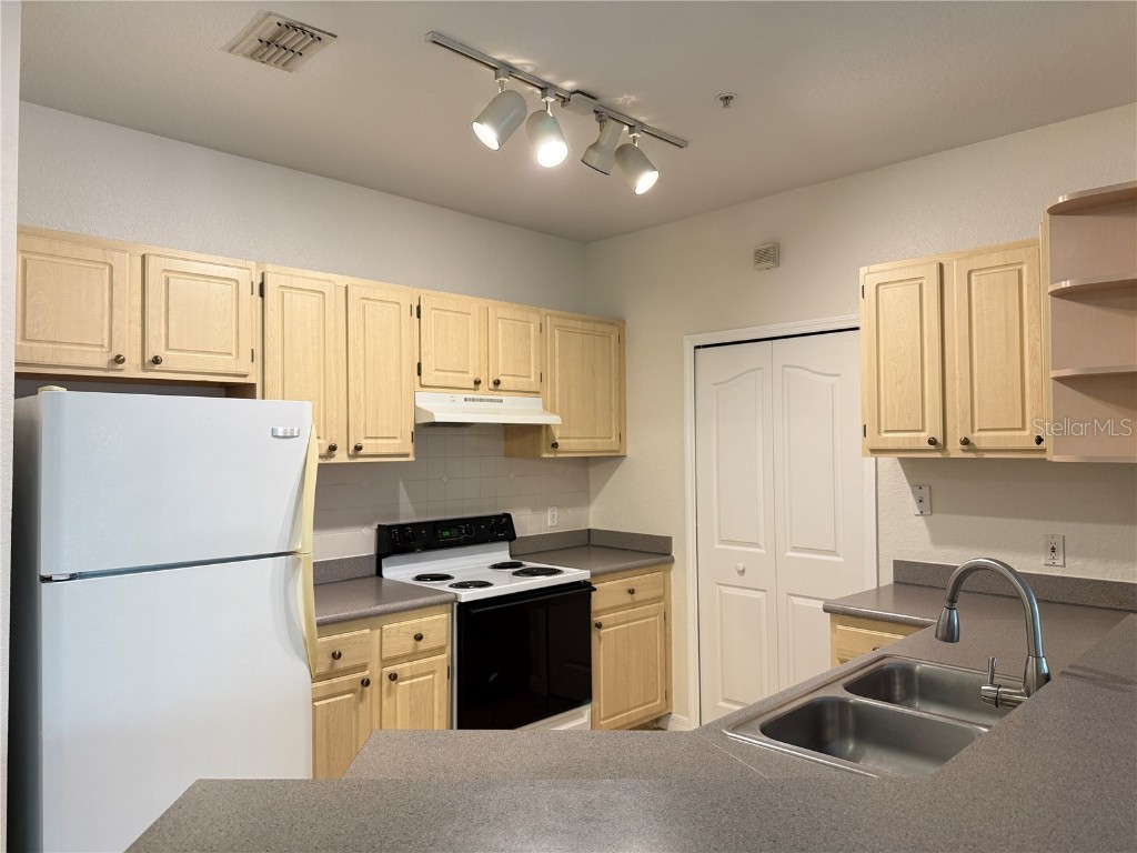 1100 Lake Shadow Circle #2207 Maitland FL 32751 O6349122 image3