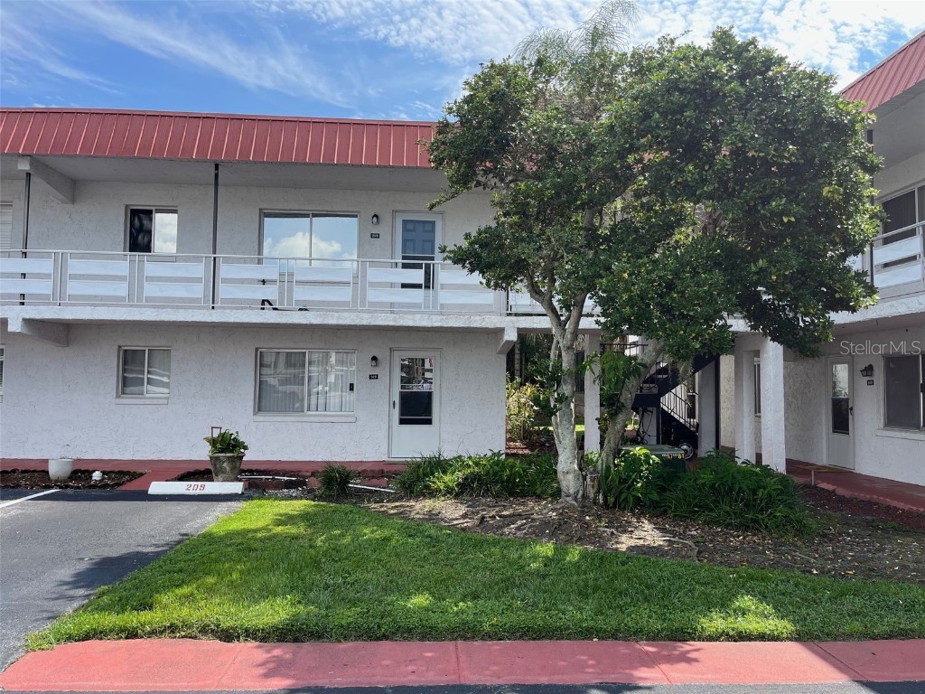 1100 Martinique Drive #109 Winter Haven FL 33884 P4932026 image1