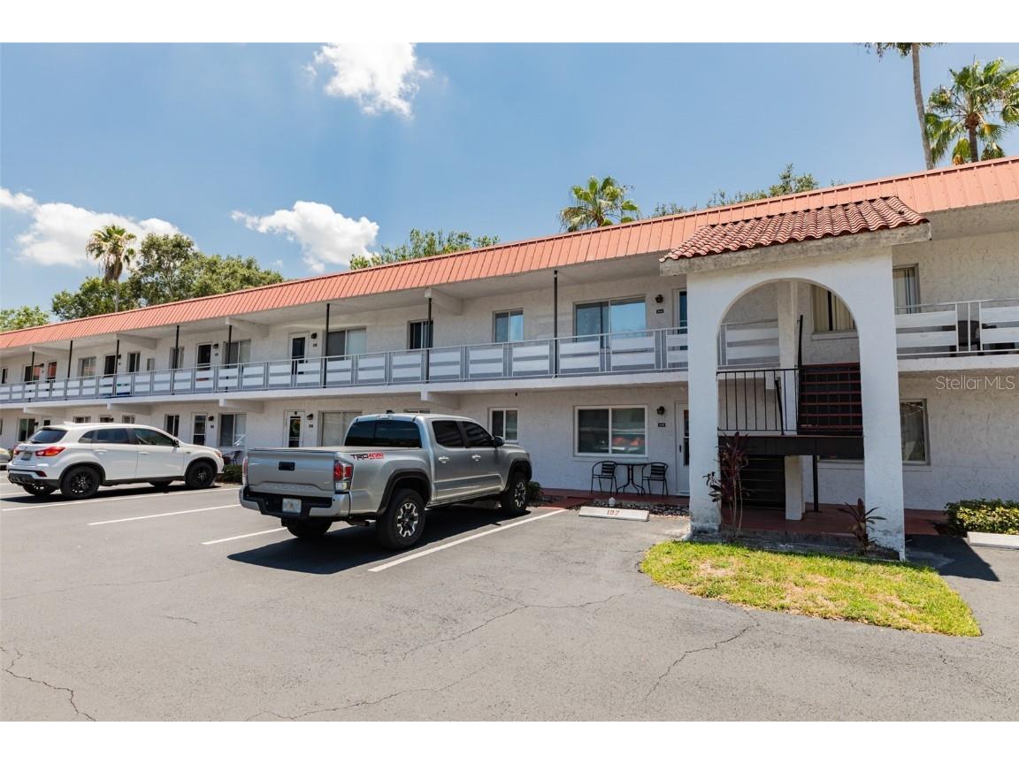 1100 Martinique Drive #203 Winter Haven FL 33884 P4927048 image1