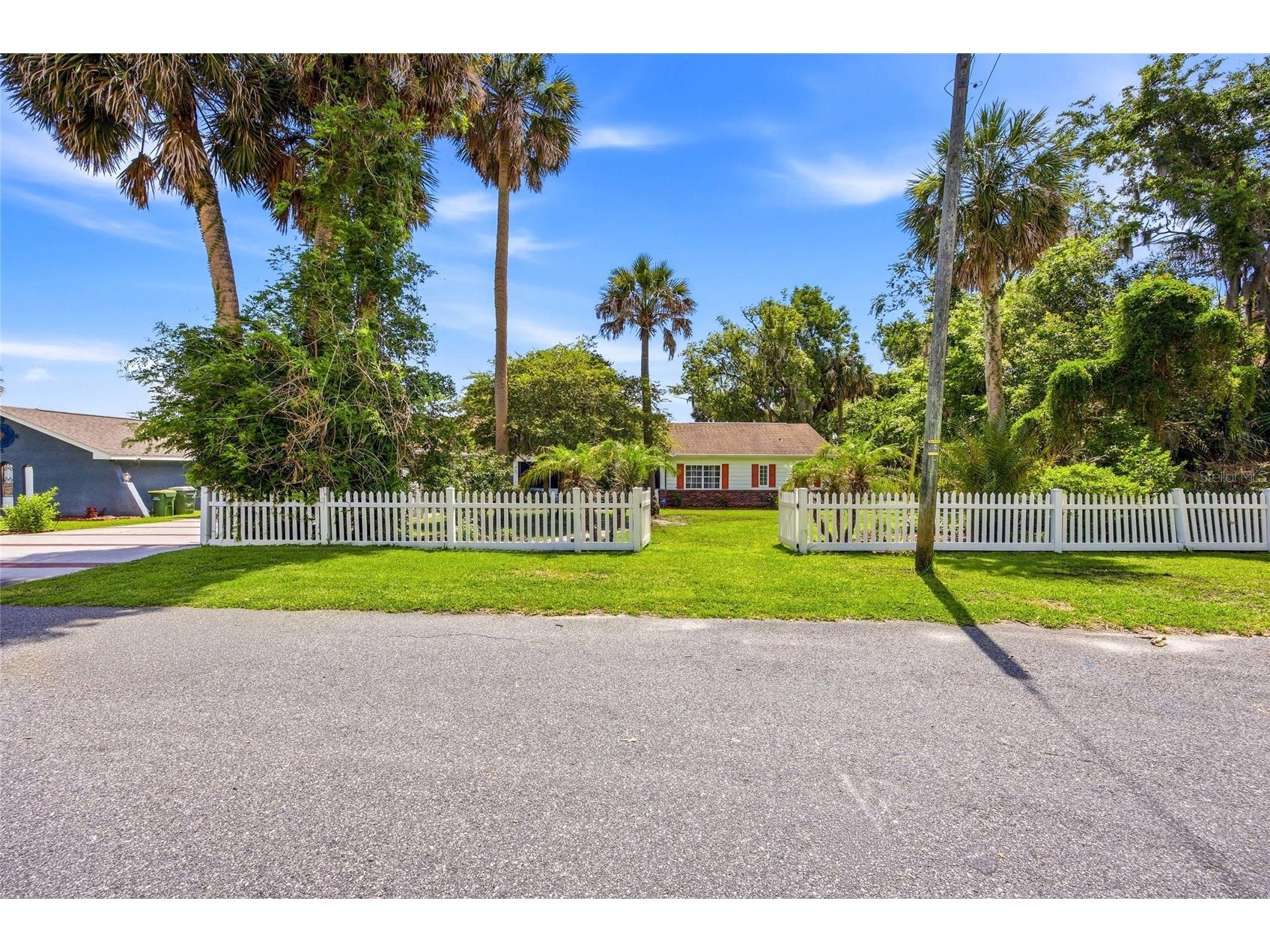 1100 N Palmetto Street Leesburg FL 34748 - LAKE GRIFFIN TB8509243 image59