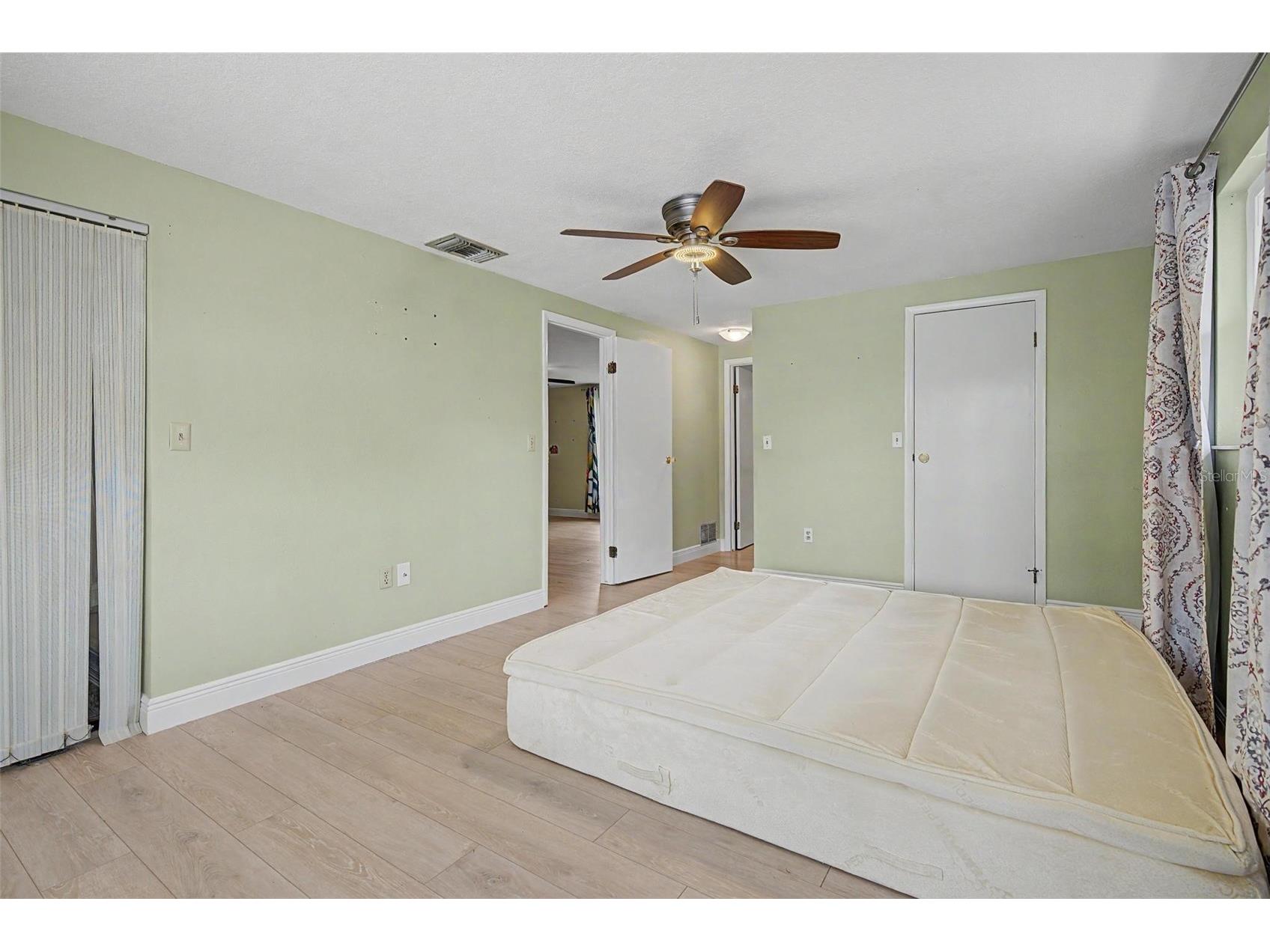 1100 Persimmon Drive Palm Harbor FL 34683 TB8523875 image18