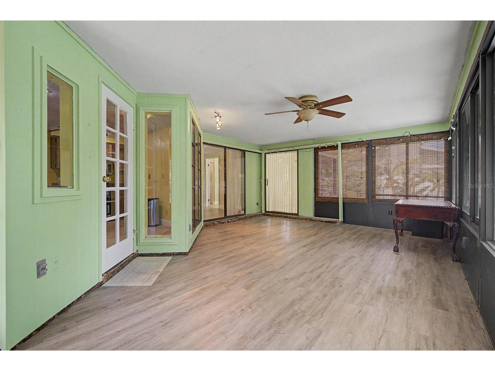1100 Persimmon Drive Palm Harbor FL 34683 TB8523875 image27