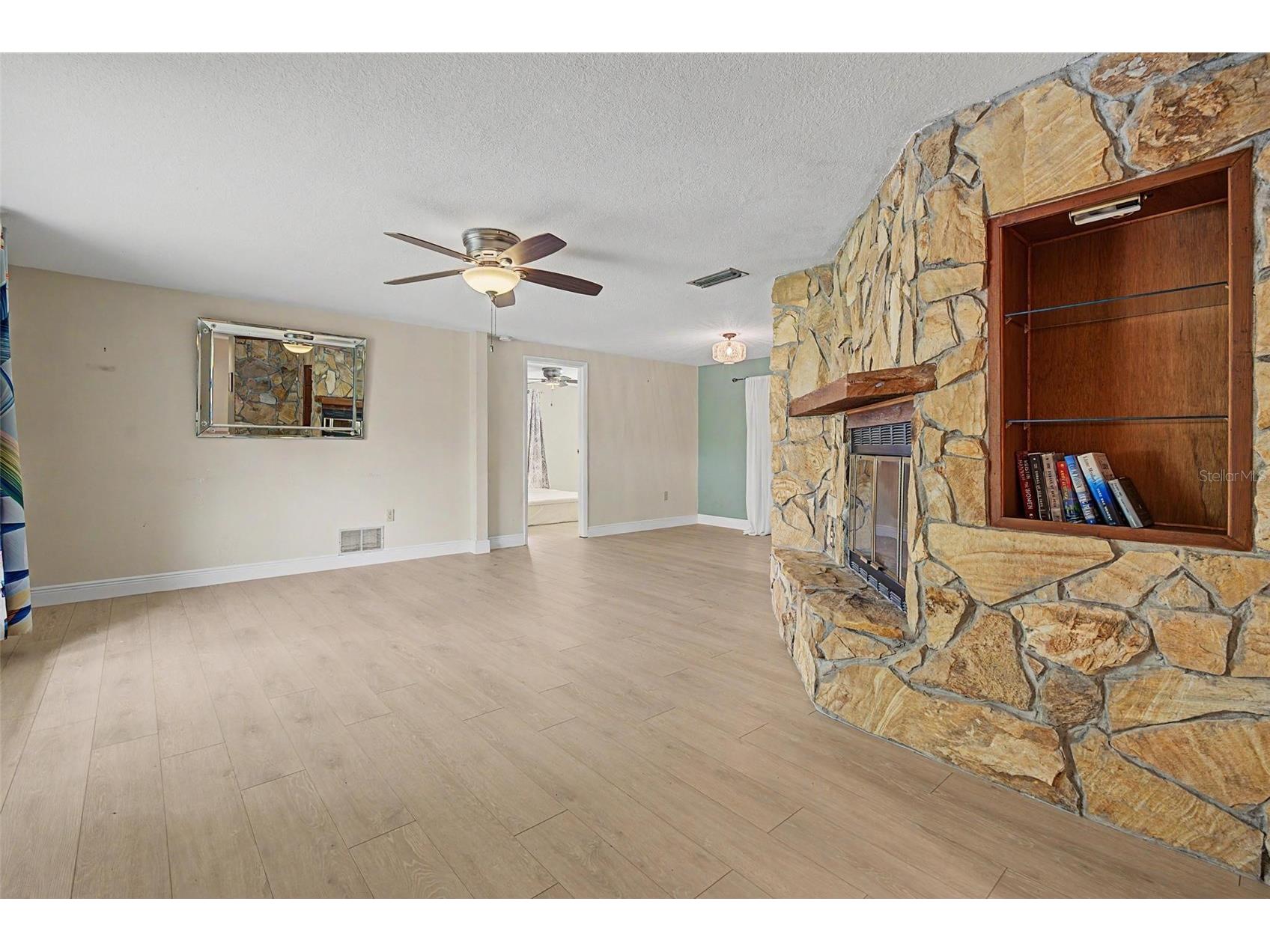 1100 Persimmon Drive Palm Harbor FL 34683 TB8523875 image4