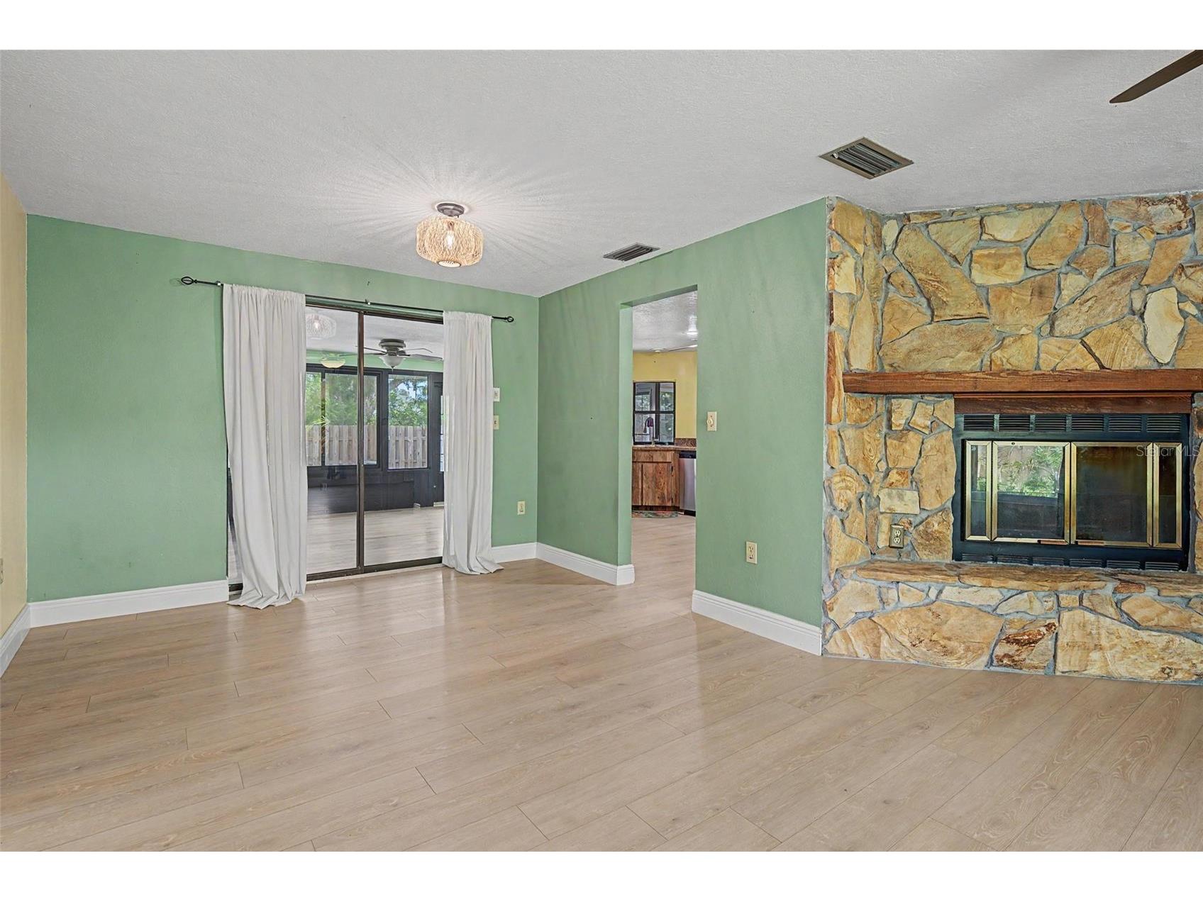1100 Persimmon Drive Palm Harbor FL 34683 TB8523875 image8