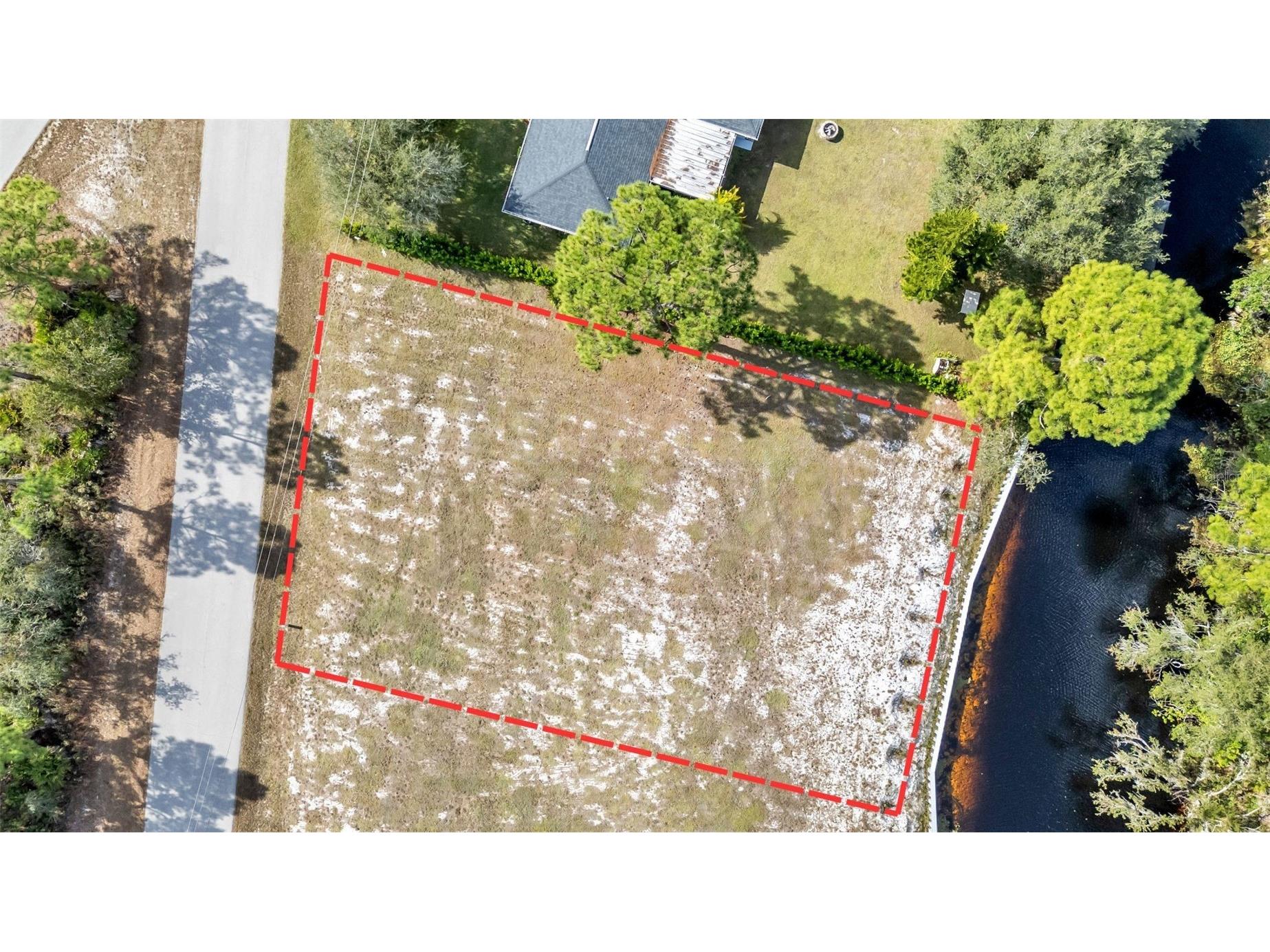 1100 Sycamore Street Lake Placid FL 33852 - LAKE JUNE IN THE WATER L4958167 image1