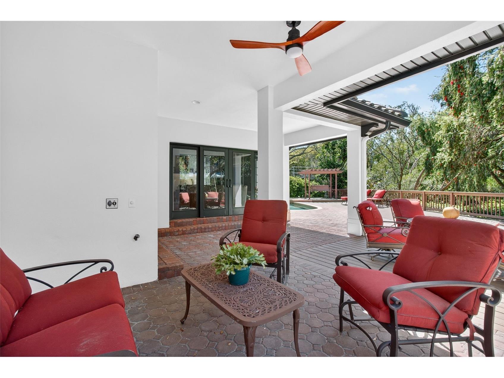1100 Tortuga Circle NE Saint Petersburg FL 33702 TB8471794 image27