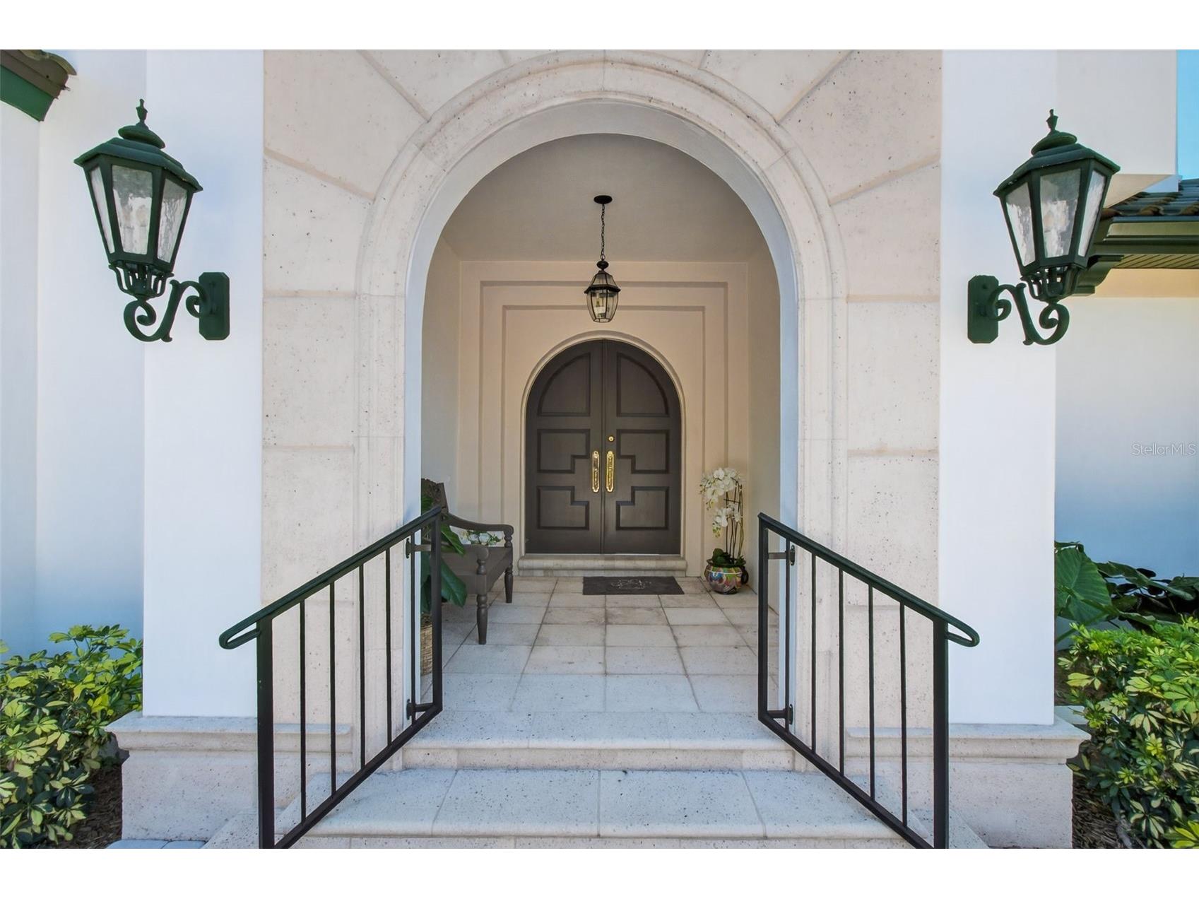 1100 Tortuga Circle NE Saint Petersburg FL 33702 TB8471794 image3