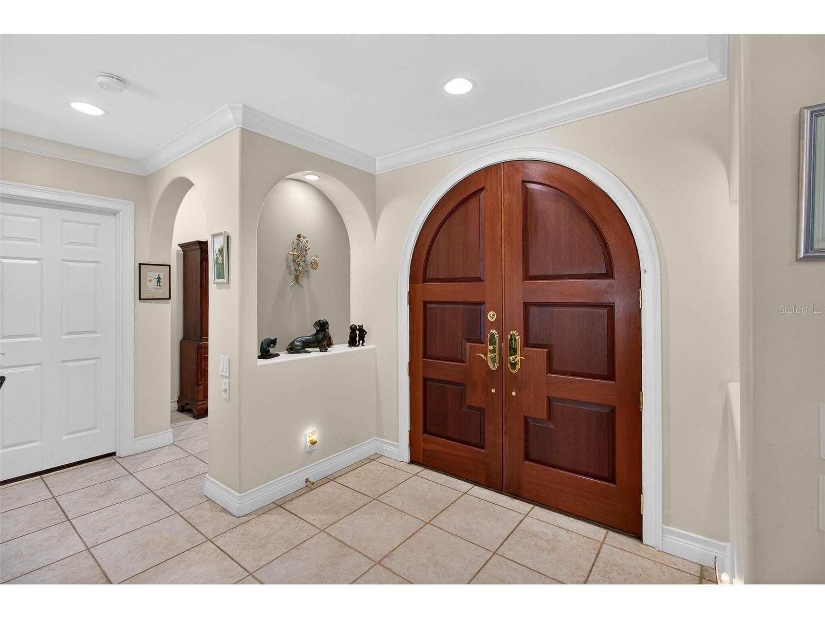 1100 Tortuga Circle NE Saint Petersburg FL 33702 TB8471794 image5