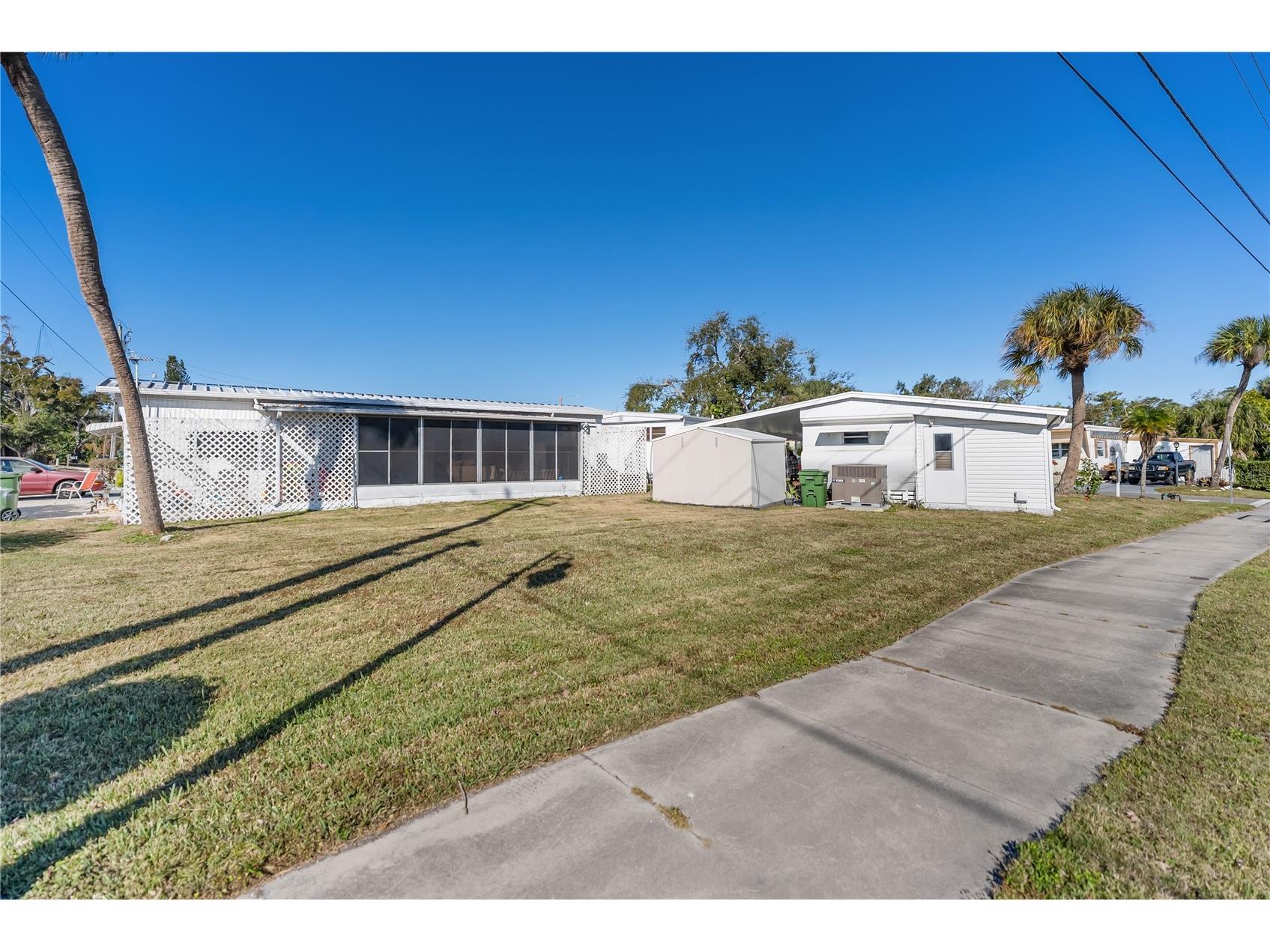 1100 University Parkway #68 Sarasota FL 34234 A4680646 image16