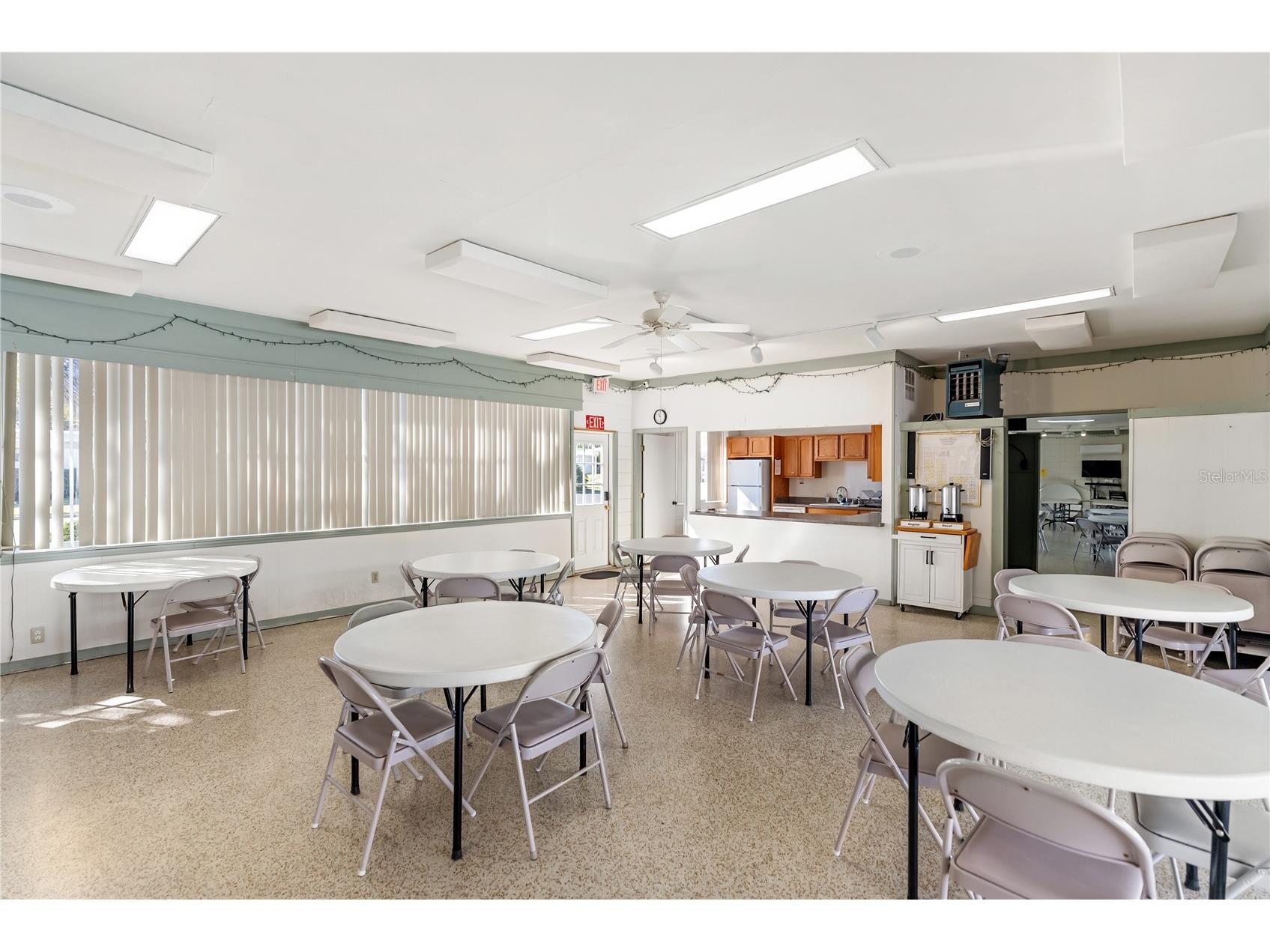 1100 University Parkway #68 Sarasota FL 34234 A4680646 image42