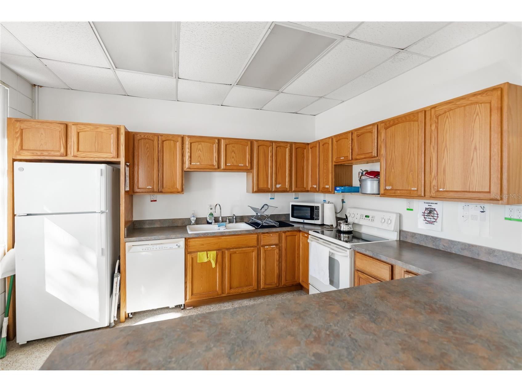 1100 University Parkway #68 Sarasota FL 34234 A4680646 image44