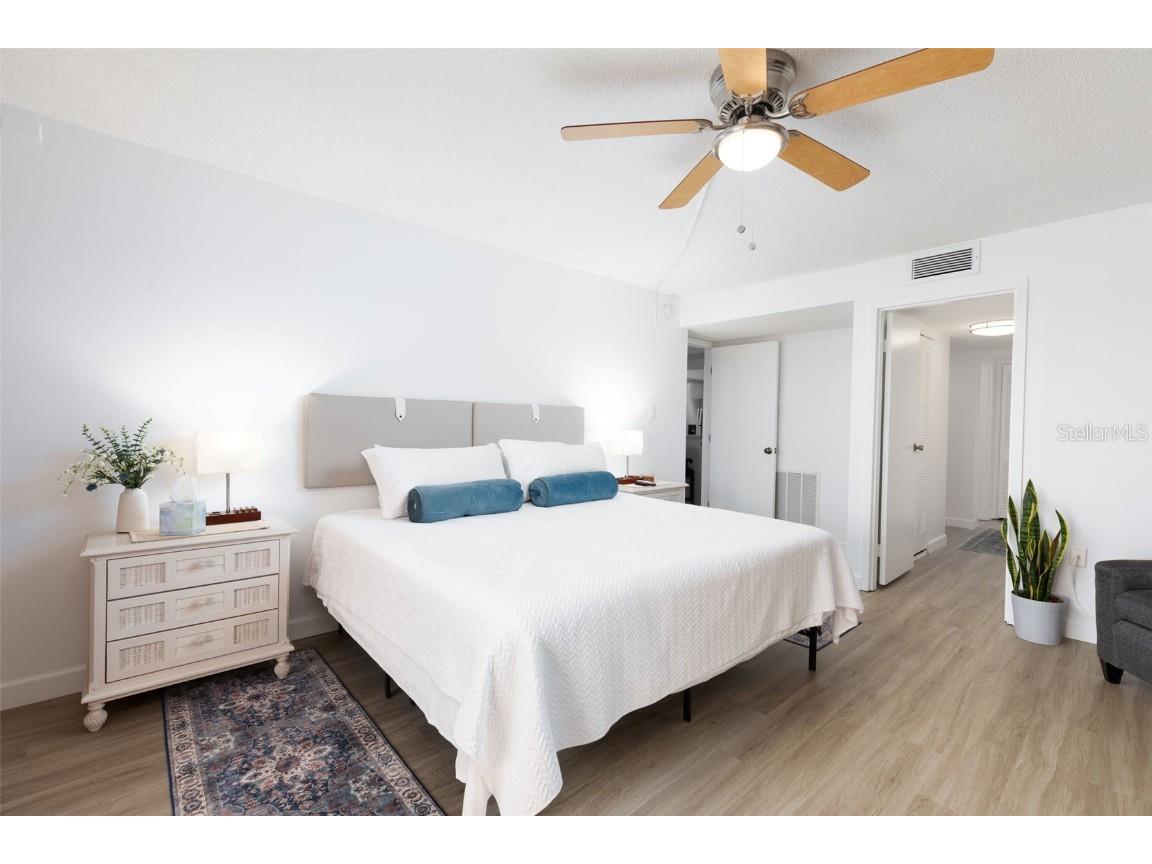 11000 Gulf Boulevard #1002 Treasure Island FL 33706 TB8310373 image25