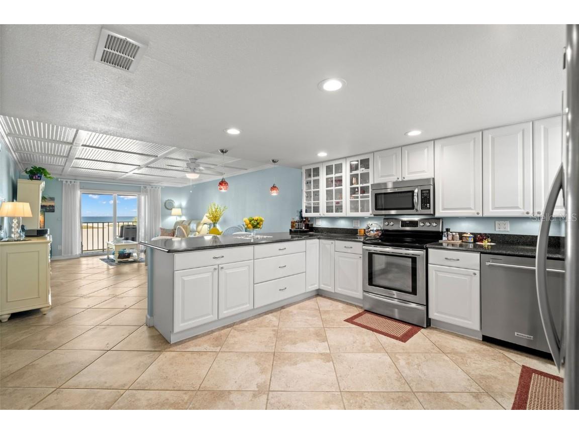 11000 Gulf Boulevard #301 Treasure Island FL 33706 - GULF OF MEXICO U8251436 image1