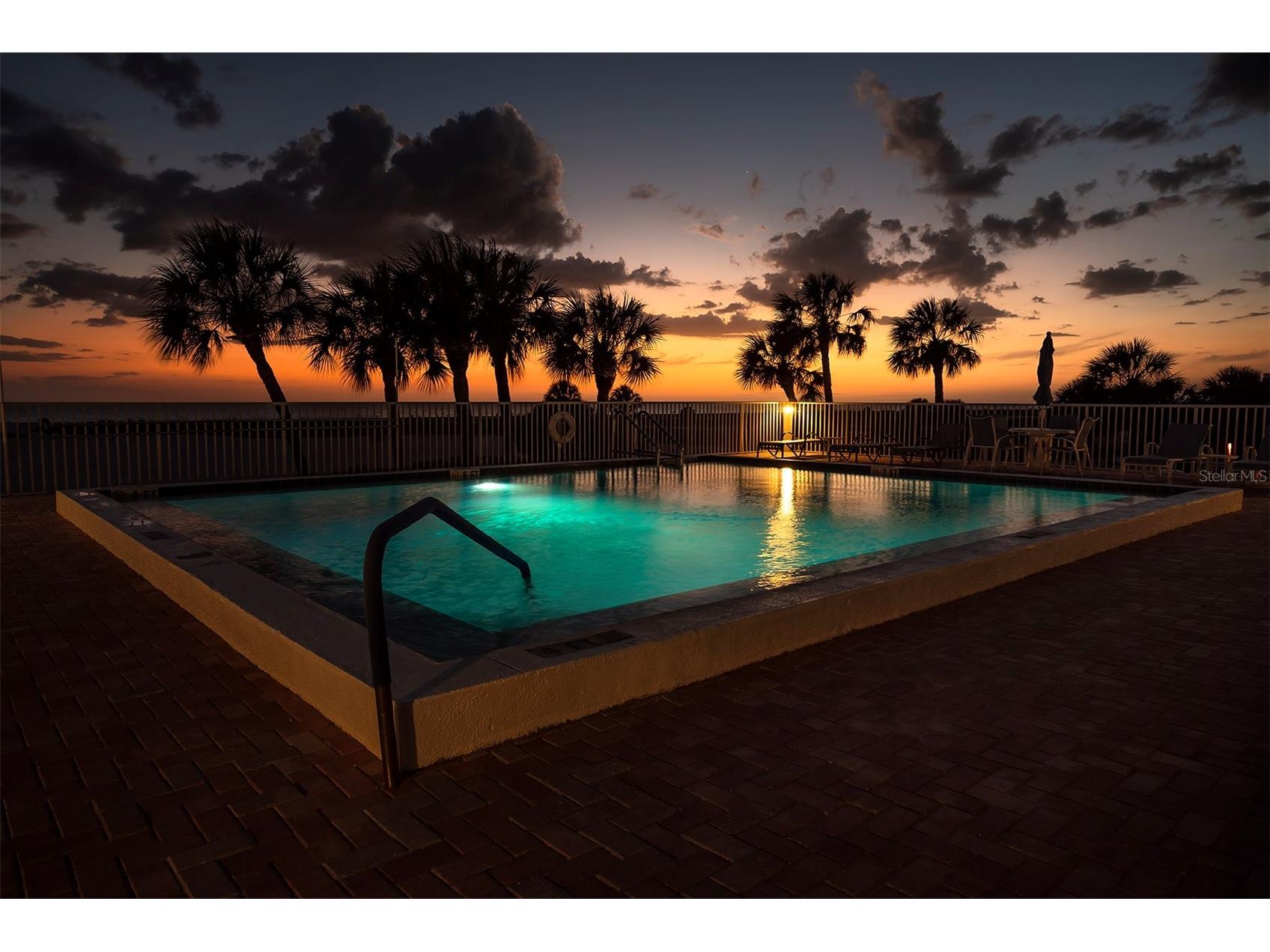 11000 Gulf Boulevard #804 + 805 Treasure Island FL 33706 - GULF OF MEXICO TB8490776 image4